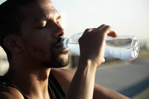 Sport : maintenir une bonne hydratation en endurance.