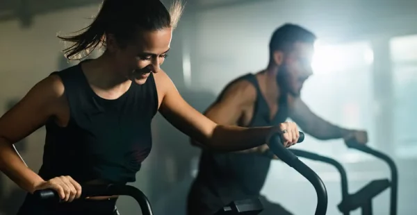 Entrainements sur vélos Air Bike.